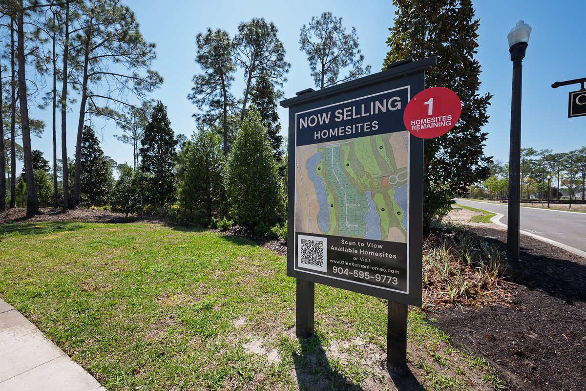 ThePARCGroup's tweet photo. Glen Kernan Update 🏡
 
A lot has changed over the past year, and Phase 1 is now nearly sold-out with just one homesite remaining.
 
View available homesites here: https://t.co/Y8tiNnDEOM https://t.co/JkqgWILprq