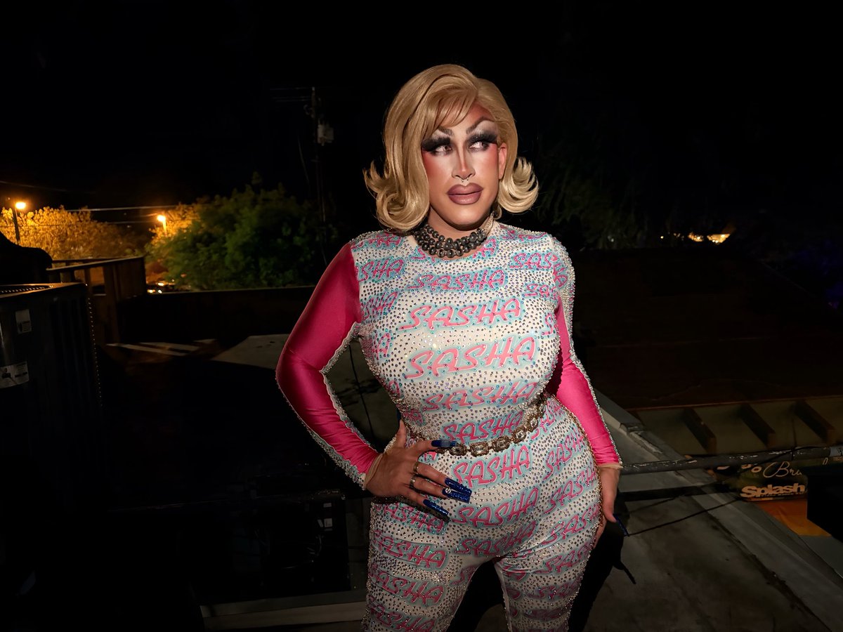 Sasha The Host Sabertooth Devaroe tweet media