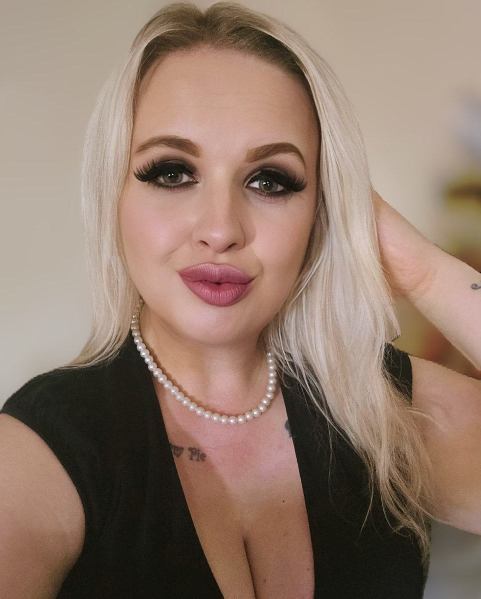 Sarah Robinson tweet media