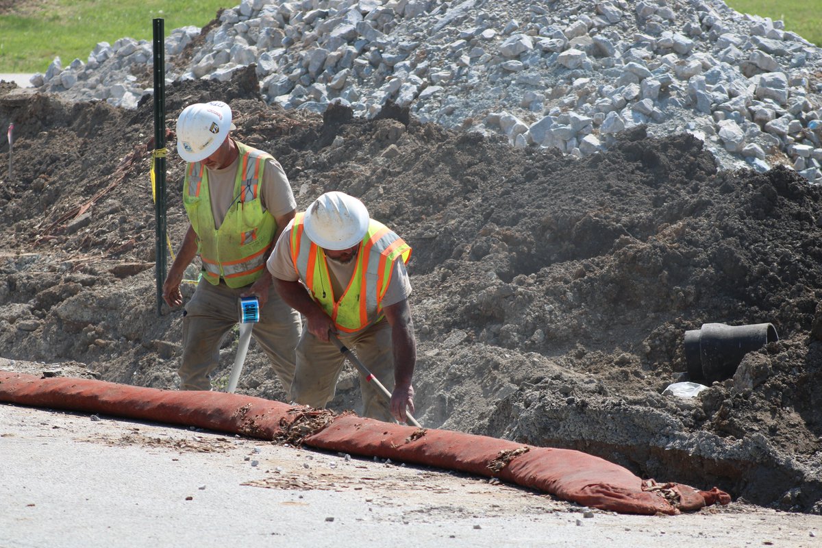 Behind every new favorite lunch spot is a team of techs making sure the water stays flowing. 💧👷‍♂️

We’re on-site today burying lines for the upcoming Panda Express. See our crew in action! 📸