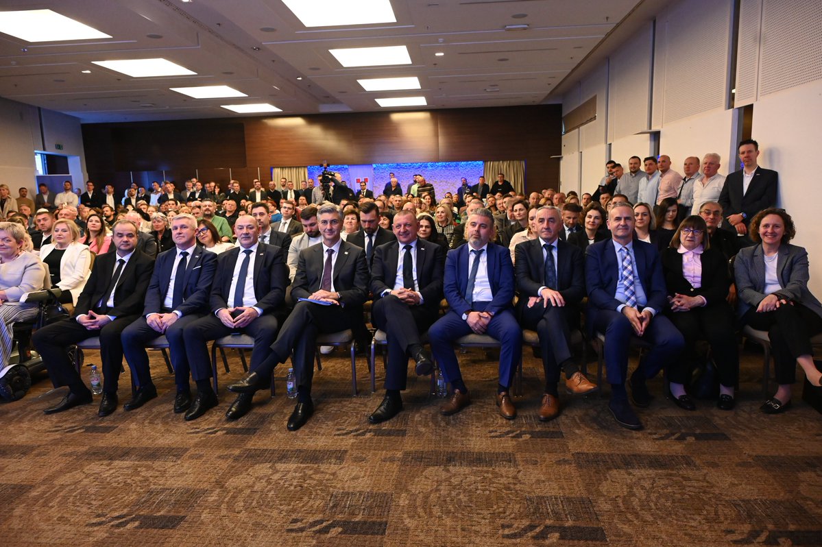 Andrej Plenković tweet media