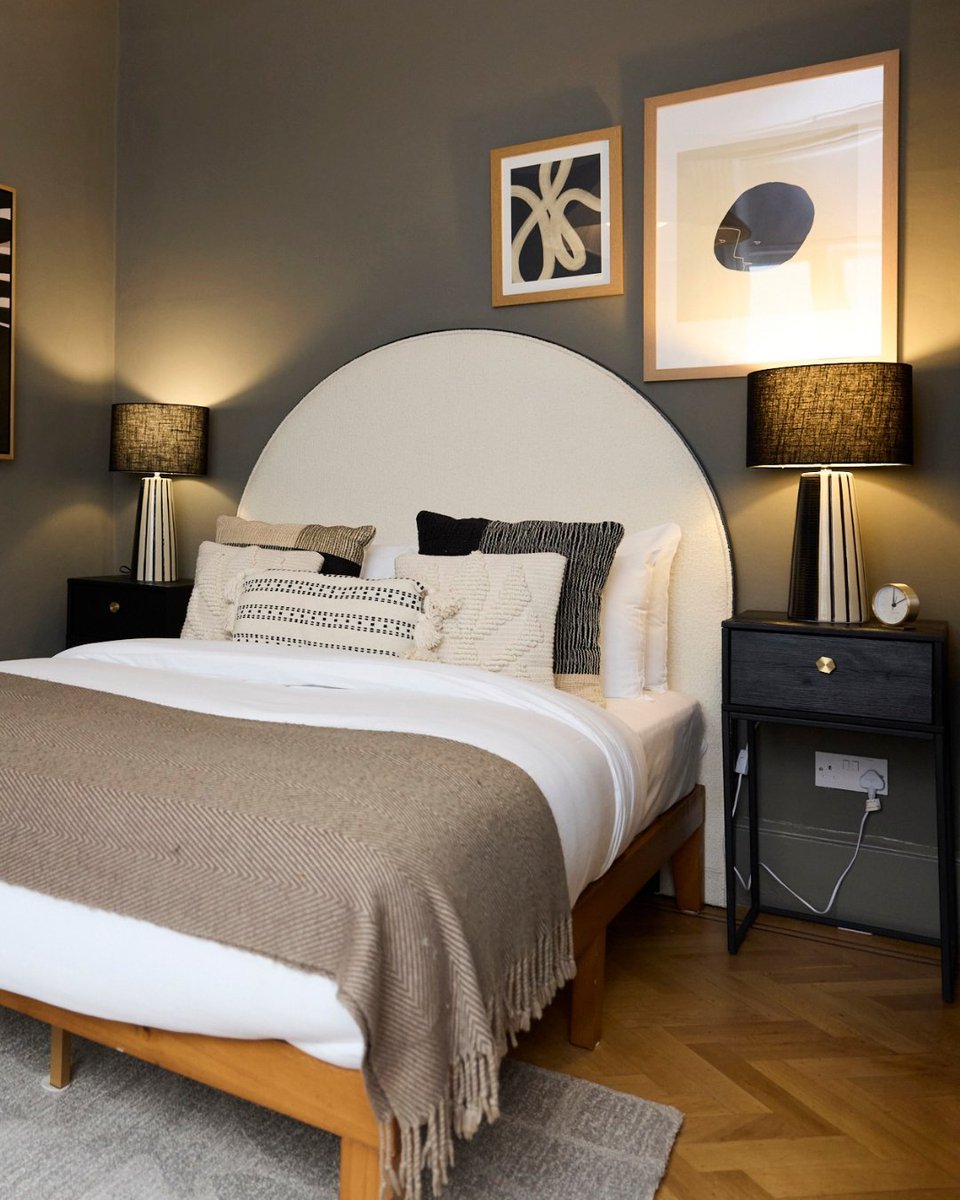 Douglas_Gordon's tweet image. Quiet courtyard living moments from Hyde Park 🌿

📍 Strathearn Place, W2
💷 £725,000 | 1 bed | 609 sq ft

🔗 Click the link to find out more: bit.ly/47Xqn2D

#bayswater #w2 #londonproperty  #propertyforsale