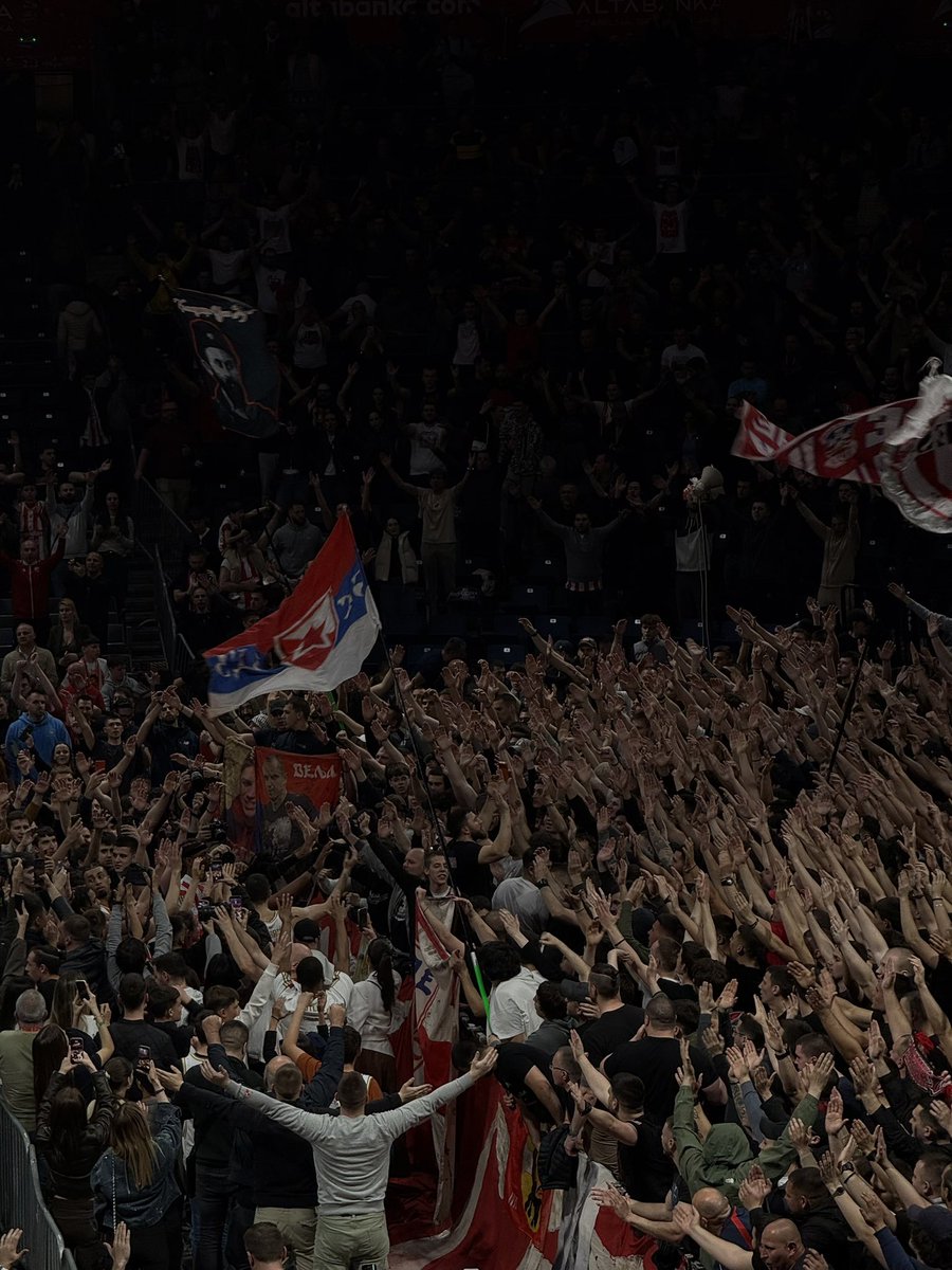 емилија tweet media