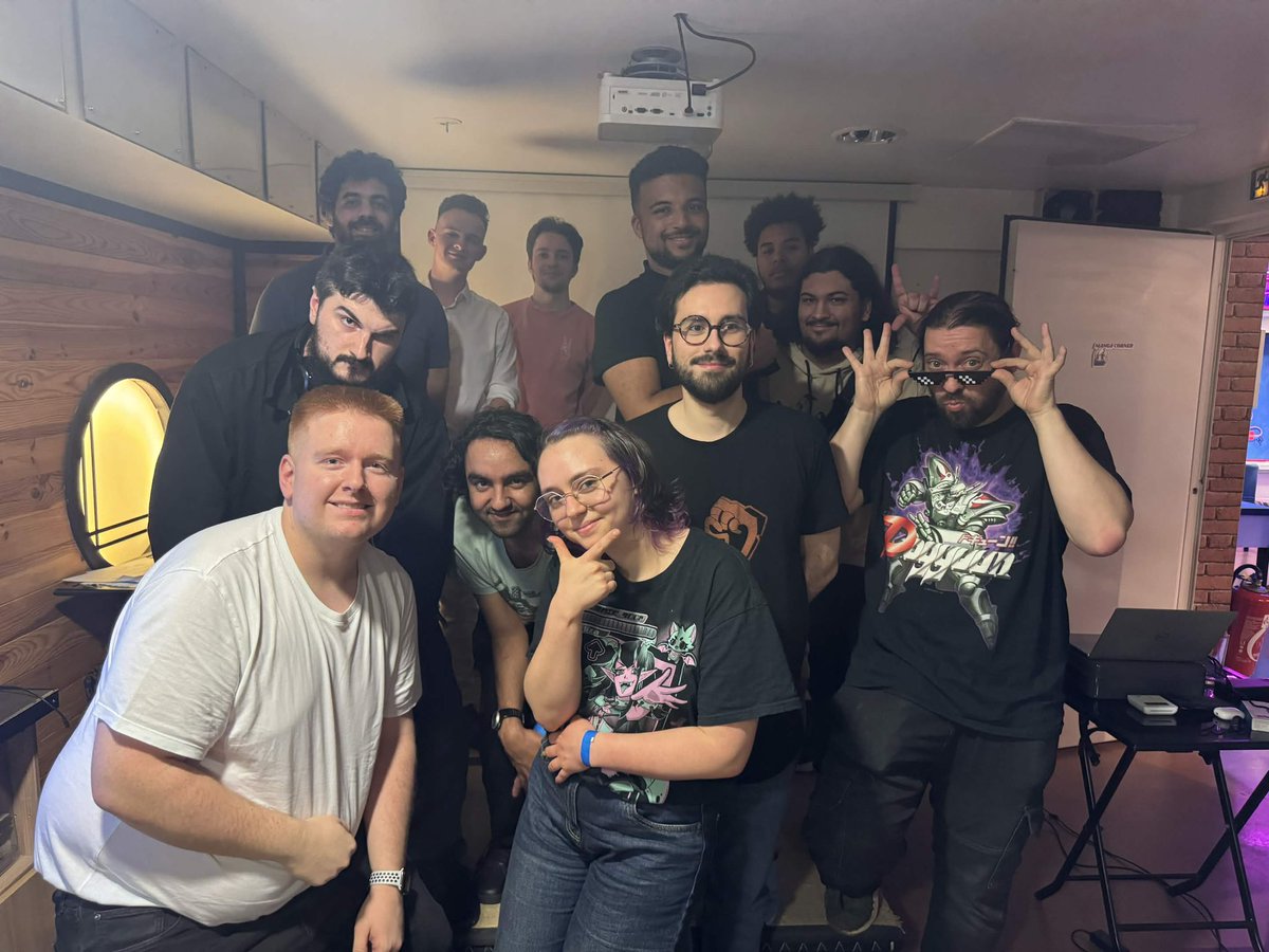 AssoLifeUp's tweet photo. Hier soir c’était Life Up 🔥
15 ans + AG + soirée 🎮🍕
Merci à @extralifecafe de nous avoir permis d’organiser tout ça 🙌 (les best)
👉 La suite arrive…
👉 Suivez-nous pour ne rien manquer 👀
#LifeUp #GamingParis #SoireeGaming https://t.co/qE5pLMzhwg