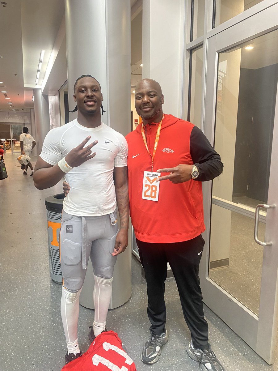 Coach Bobby Collins tweet media