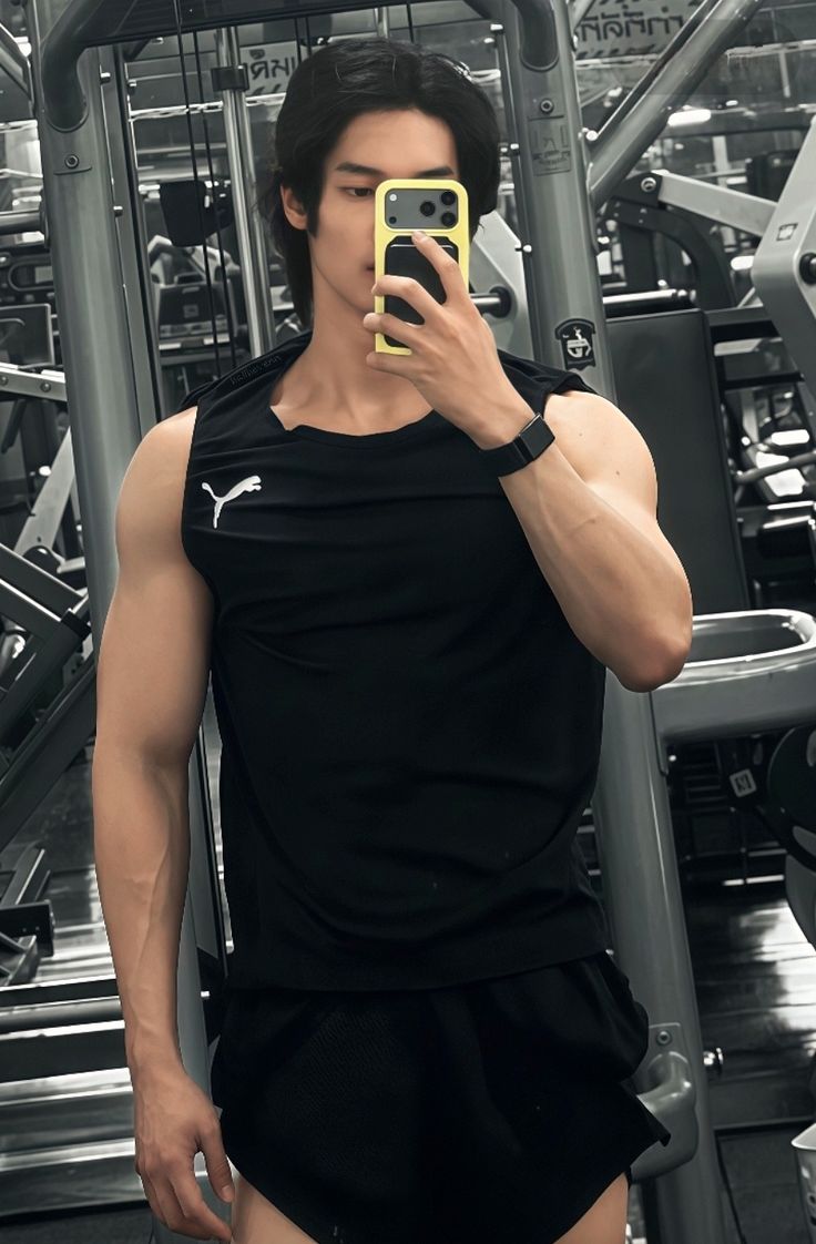 FashionistD's tweet photo. Daily dose of FITNESS and we have #winmetawin for today! https://t.co/QSWB30xVTJ
