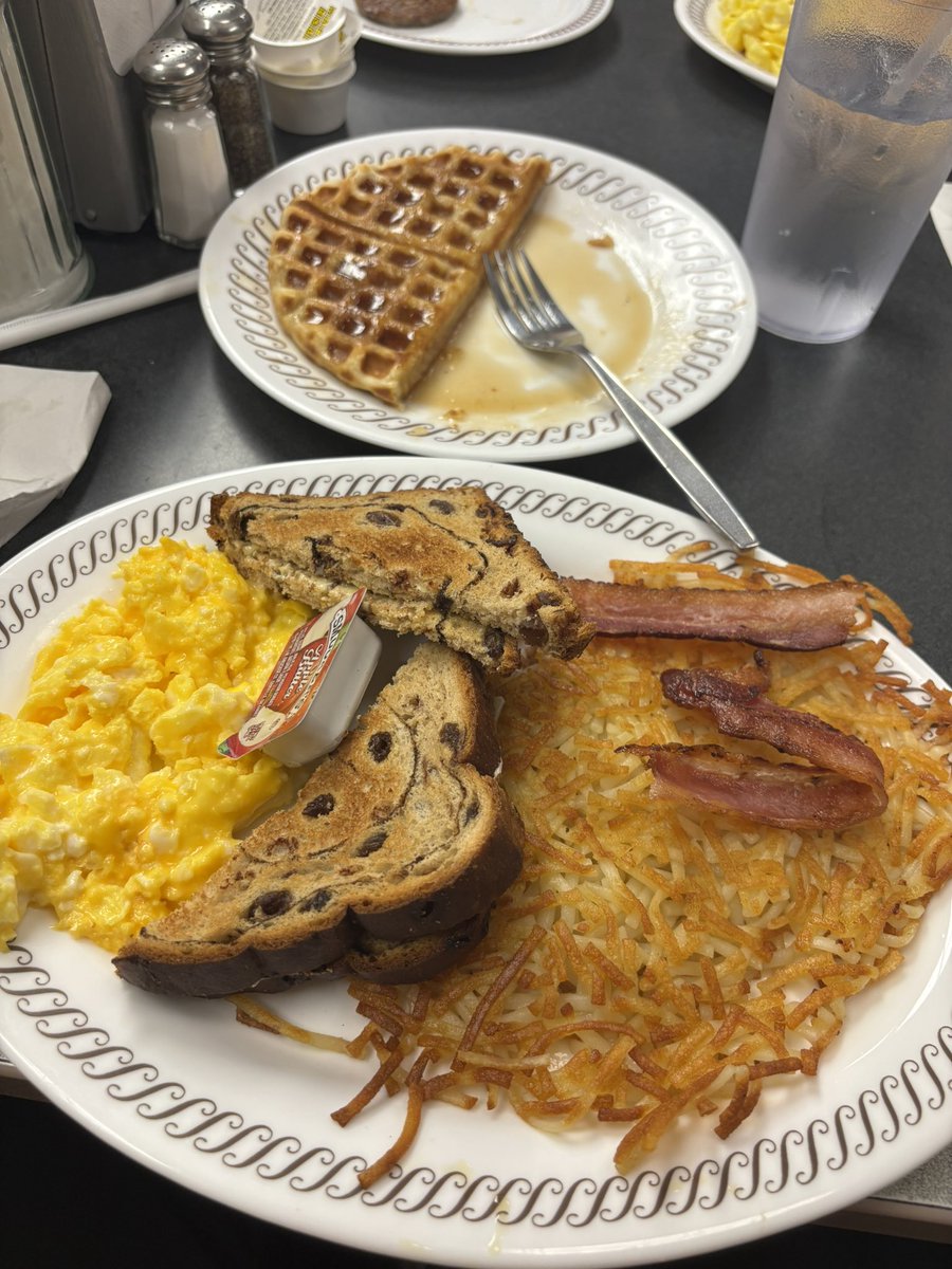 PaxyPop 🐉🌹 tweet media