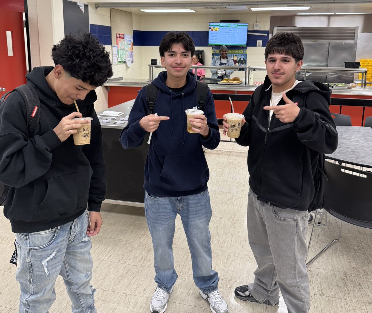 kckschools's tweet image. Secondz is now open!

F.L. Schlagle High School celebrated the grand opening of their new coffee shop, a collaborative project with the Diploma+ program. 

This initiative lets students apply classroom skills in real-world settings.
Big congratulations to them #BetterEveryDay