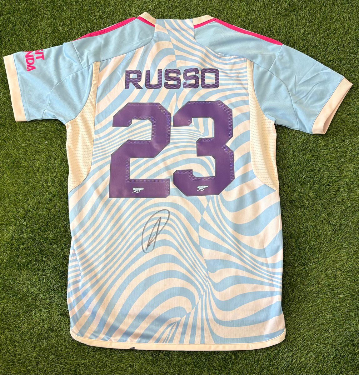 RO Sport Memorabilia tweet media