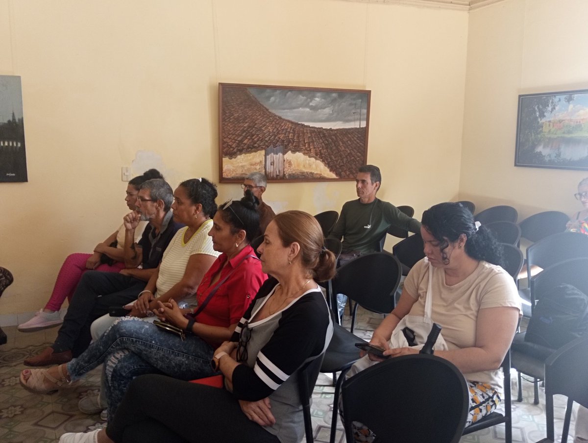 Ahora!!! Desde la sede del Comité Provincial de la UNEAC, se desarrolla #LaCocuyera, un espacio para intercambiar y dialogar sobre los principales procesos culturales de la provincia. #CubaEsCultura #SanctiSpíritusEnMarcha #CulturaEspirituana