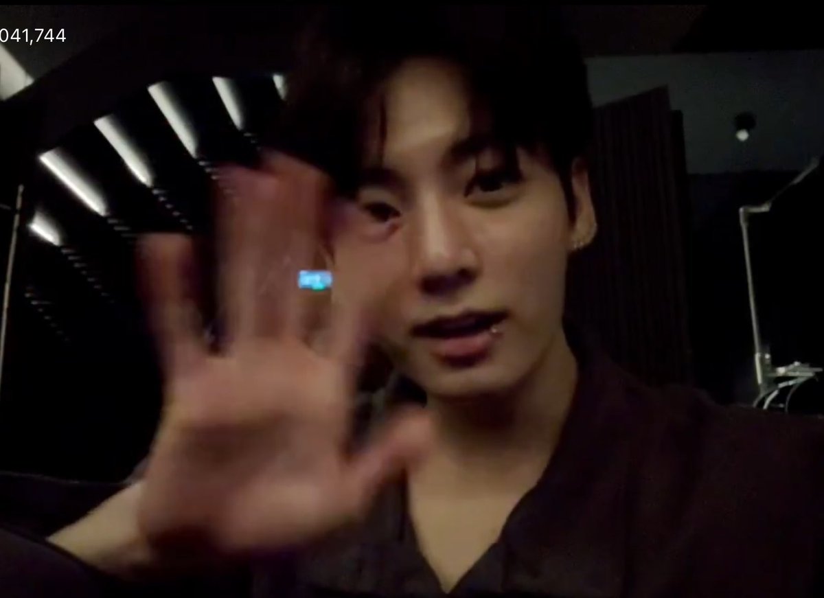 ᴊɪᴍ¹³ tweet media