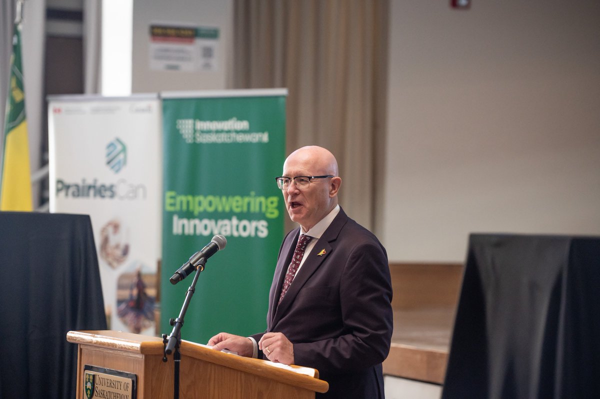 InnovationSask's tweet photo. 🖥️ We can barely quanTA-fy our excitement!  

Last week, we joined USask, PrairiesCan and industry partners to announce that SK will be home to Canada’s first university-owned-and-operated, vendor-supported, full-stack, open-architecture quantum computer.  

📸: Matt Braden https://t.co/JVjKBXnG6b