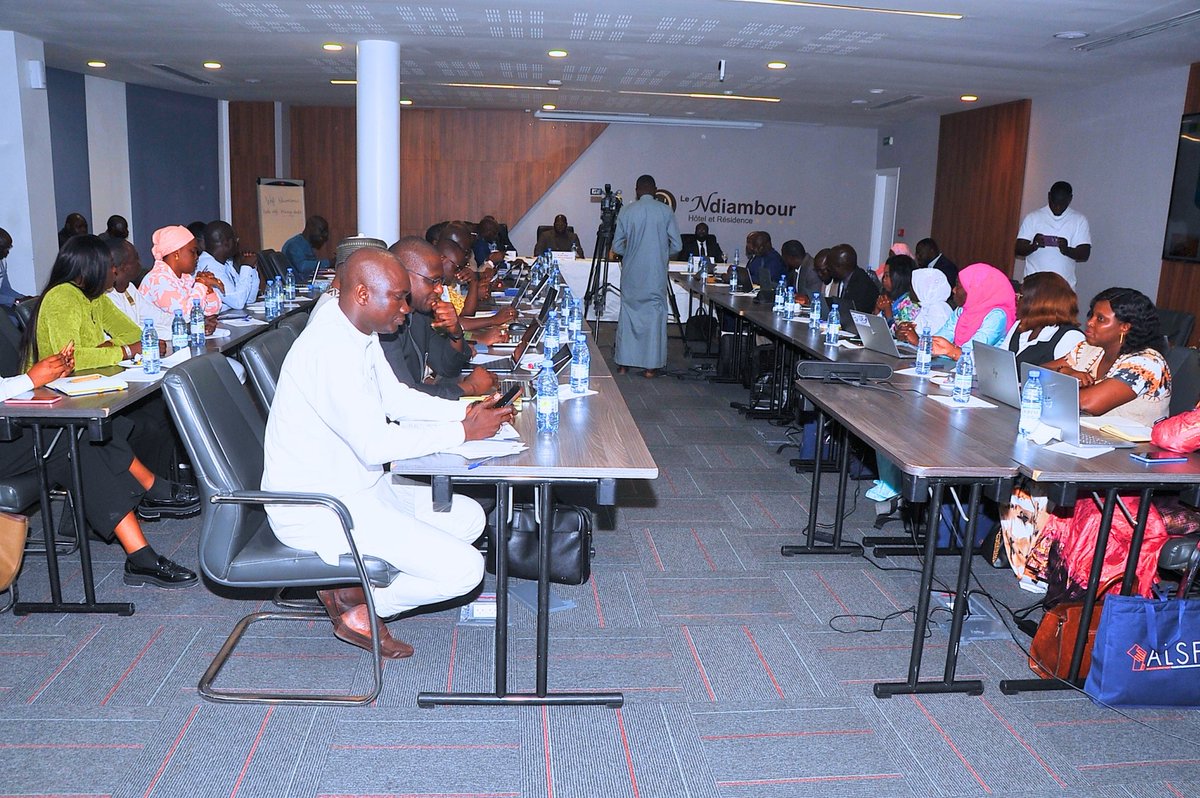 Mepmsenegal's tweet image. 📍🇸🇳Dakar, 7 avr 2026|| Atelier de validation des textes du #FRSMC.

Objectif : accélérer la réhabilitation des sites miniers, sécuriser le financement et renforcer la responsabilité environnementale au profit des populations.

#Mines #Environnement #Sénégal #DéveloppementDurable