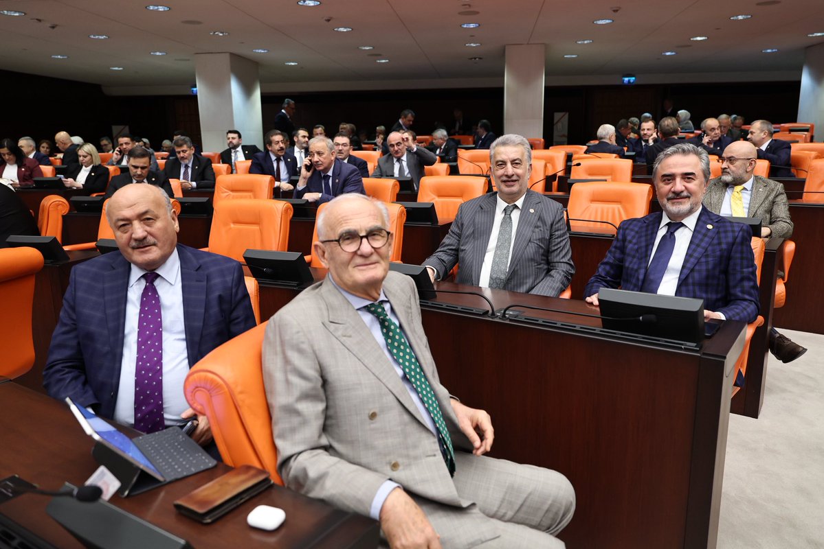 Vehbi Koç tweet media