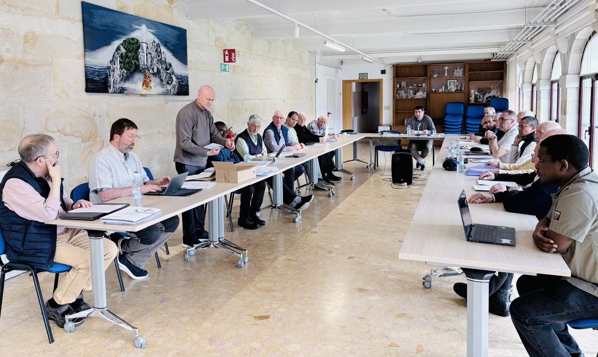 ocdnavarrainfo's tweet photo. El Capítulo Provincial ha comenzado con la Misa en honor al Espíritu Santo. Luego del informe respectivo del P. Jon Korta OCD se han escrutado los votos de la segunda votación del candidato a Provincial. Ya con la terna oficial, se procedió siendo reelegido el P. Jon Korta OCD. https://t.co/QM0AdV5dKj