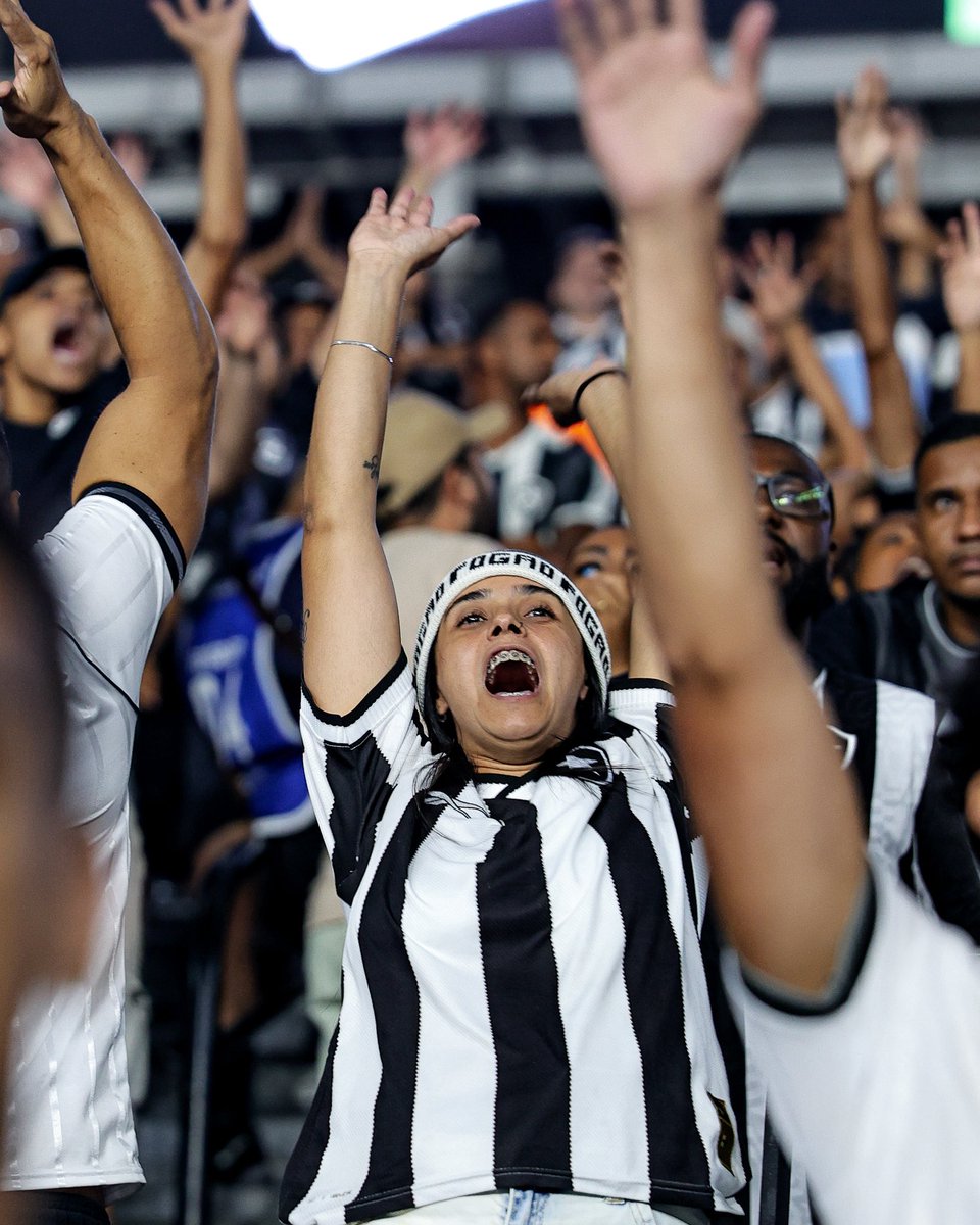 Vamos, BOTAFOGO! Lute pra venceeeer 🎶🔥🙌🏾

Quinta-feira é dia de jogar JUNTO com o Glorioso no Nilton Santos! Acesse botafogo.com.br/ingresso e garanta o seu lugar! 🎫 #VamosBOTAFOGO 

📸 Arthur Barreto/ BFR