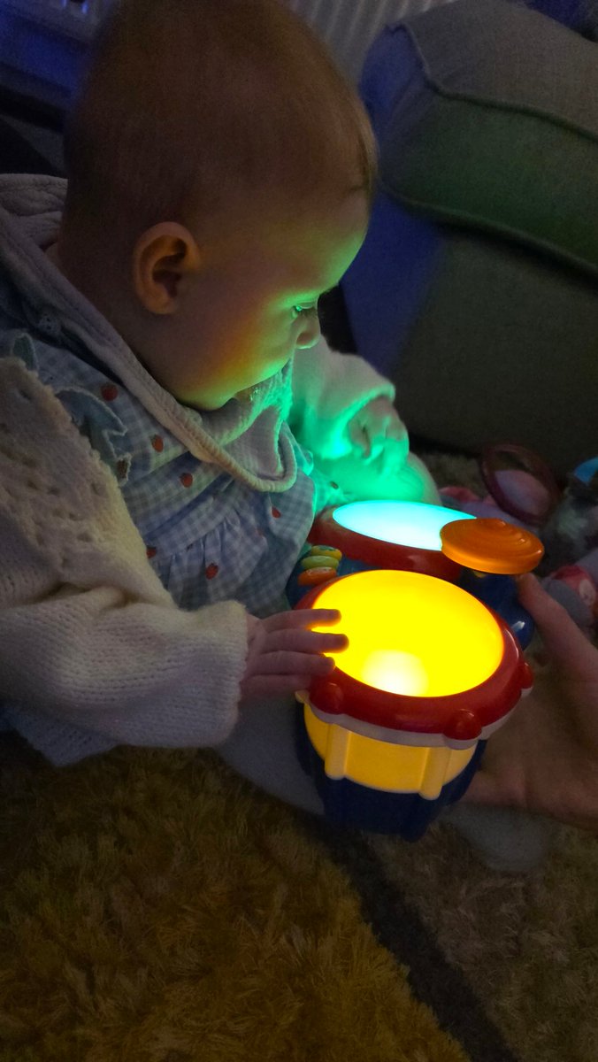 Row Queenie 🏳️‍🌈 tweet media