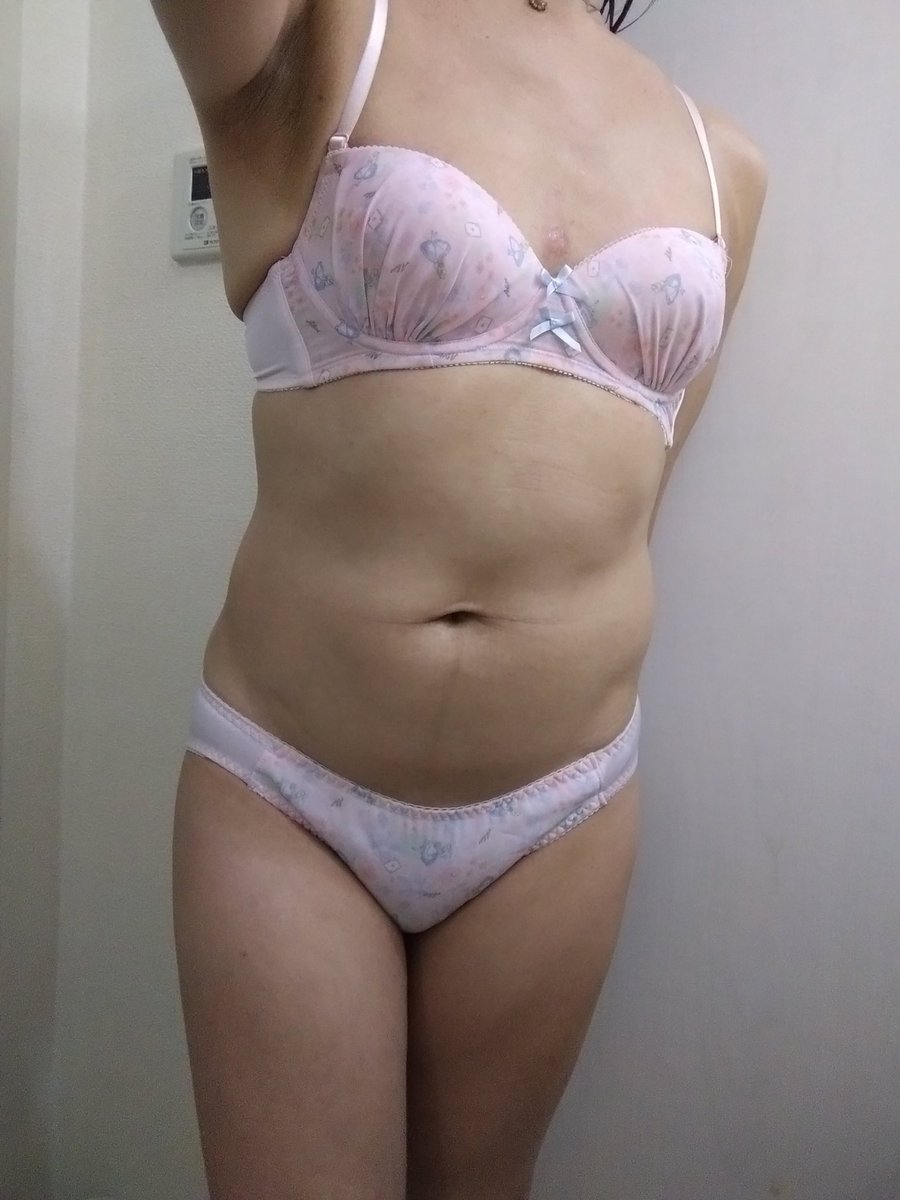 xiefumiwo37582's tweet photo. おはよう御座います😺
朝は冷えます😿
日中は暖かくなるのかなぁ😸
今日の👙🩷🙀 https://t.co/KWDhle4KCV