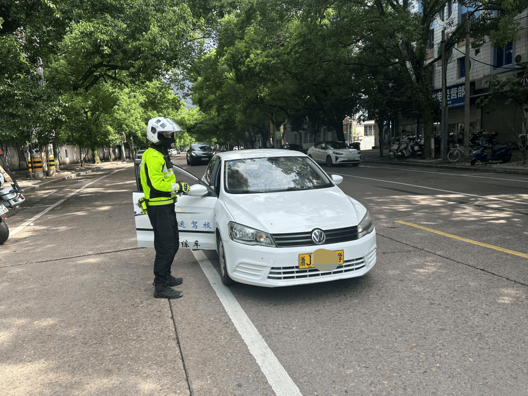 NGUESSANFlore15's tweet photo. First driving lesson today—stalled 5 times, but nailed parallel parking on the 3rd try! Grinning like a fool, proud of small wins.  #NewDriverVibes #LearningSticks https://t.co/lik94QPmmm