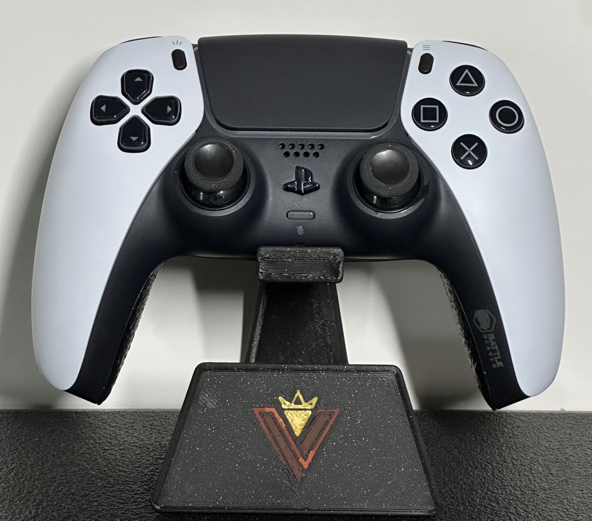 VeilCustoms's tweet image. Beaver shipped in for upgrades 
- got mouse click back buttons 
magneto mechs had a 5 deadzone on left and 3 deadzone on right , got both sticks down to 1-2 deadzone.