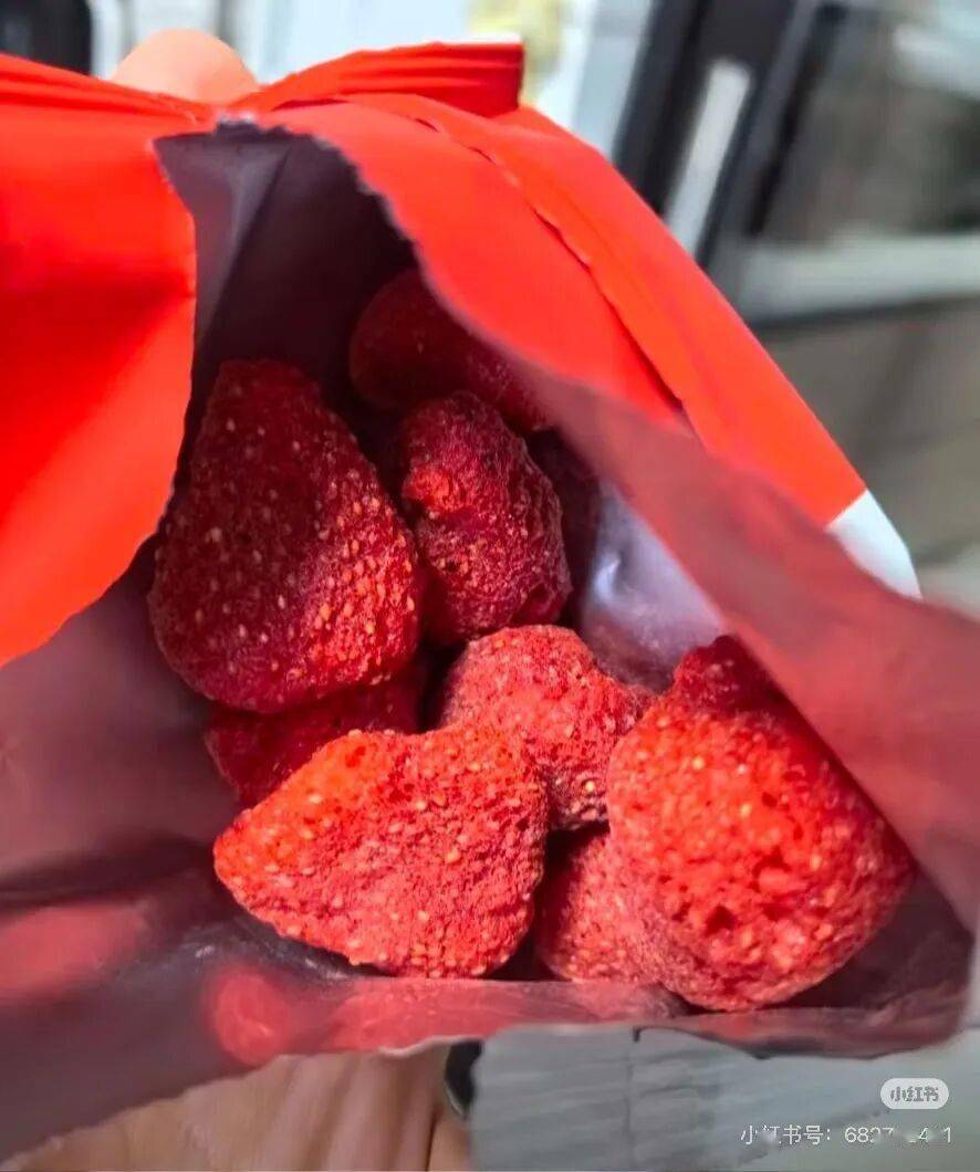 aurelieww@gmail.com tweet media