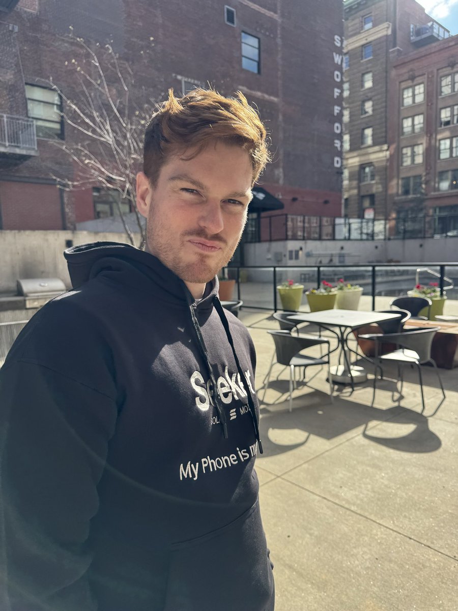 Magic Merch tweet media