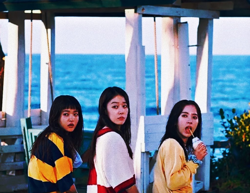 DramAgridulce's tweet photo. Ya pasaron años y aún pienso lo mismo 🥺
Lo que dolió más de ##TwentyOneTwentyFive fue ver cómo cada quien siguió un camino distinto y se perdió la amistad, porque eso es algo que pasa mucho: conocer personas, pero no necesariamente estas tienen que estar en tu futuro + https://t.co/VLpJi1L1M6