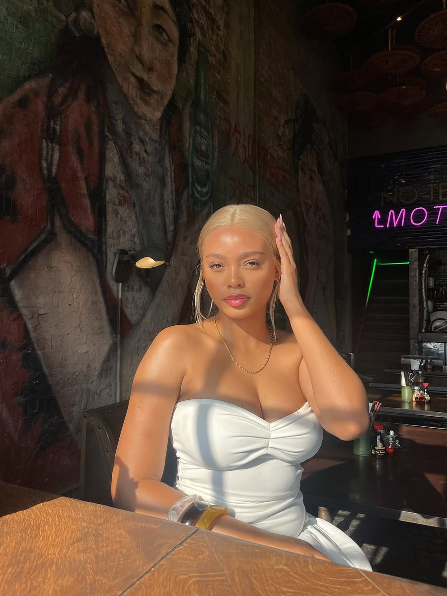 Frwontou tweet media