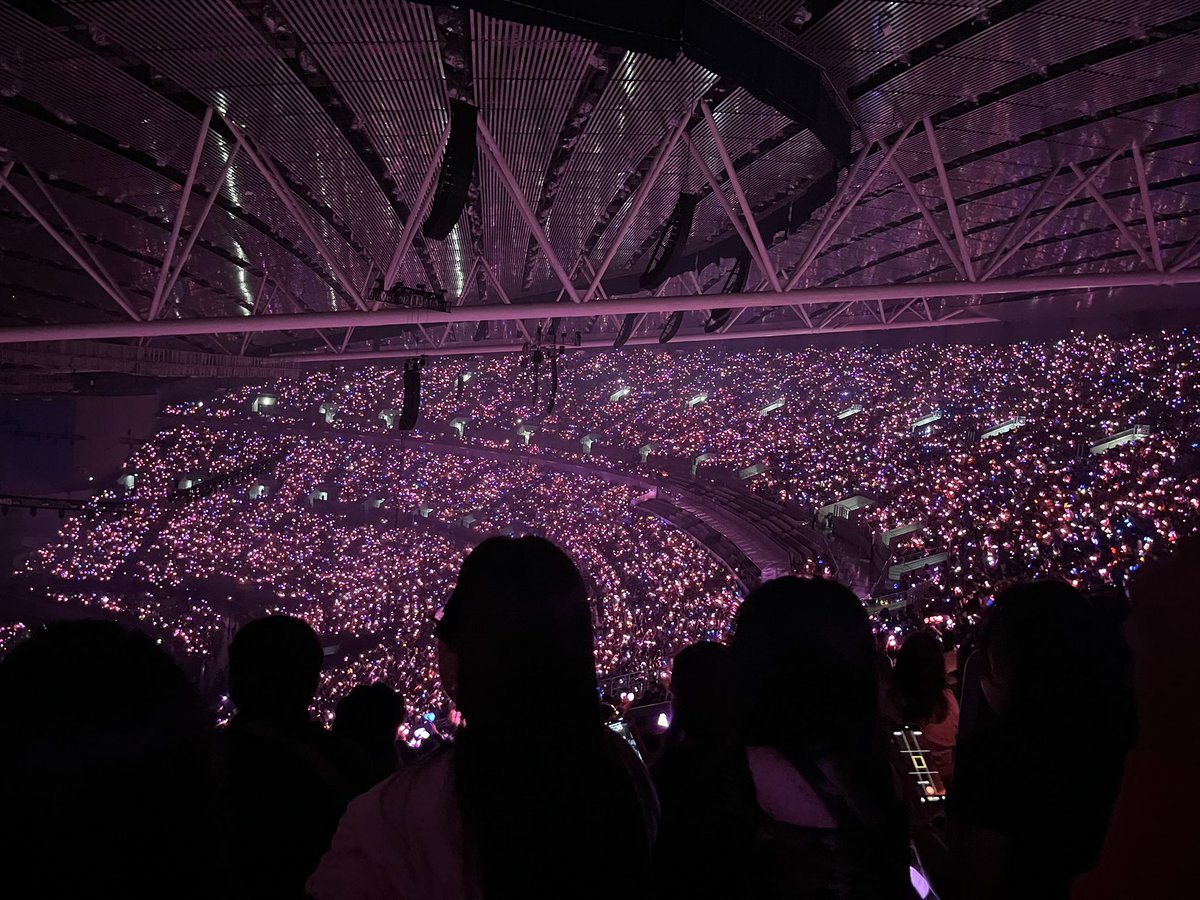 hjustmeee's tweet photo. From BORN PINK to DEADLINE… HJ, you did it again! 🖤🩷 This is your second time attending, and I'm so proud of how you always make things happen on your own. Mahal ko kayo, @BLACKPINK, sobra! 🥺 #BLACKPINK_DEADLINE_in_BULACAN https://t.co/8vVolsz4LH
