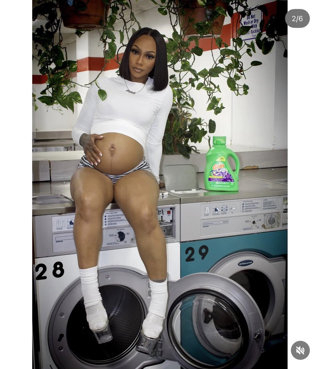 Ohamandaplease_'s tweet photo. Y’all gotta start telling these photographers “is you cool?” 

Cause wtf is this https://t.co/TqjjYqDQjV