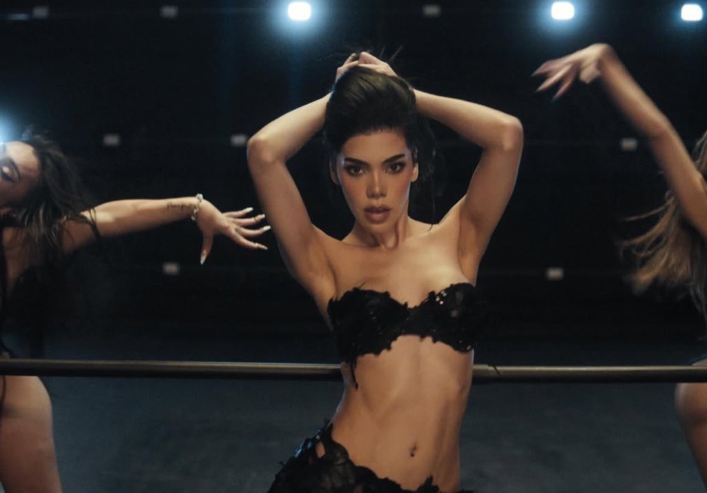 slut pop tweet media