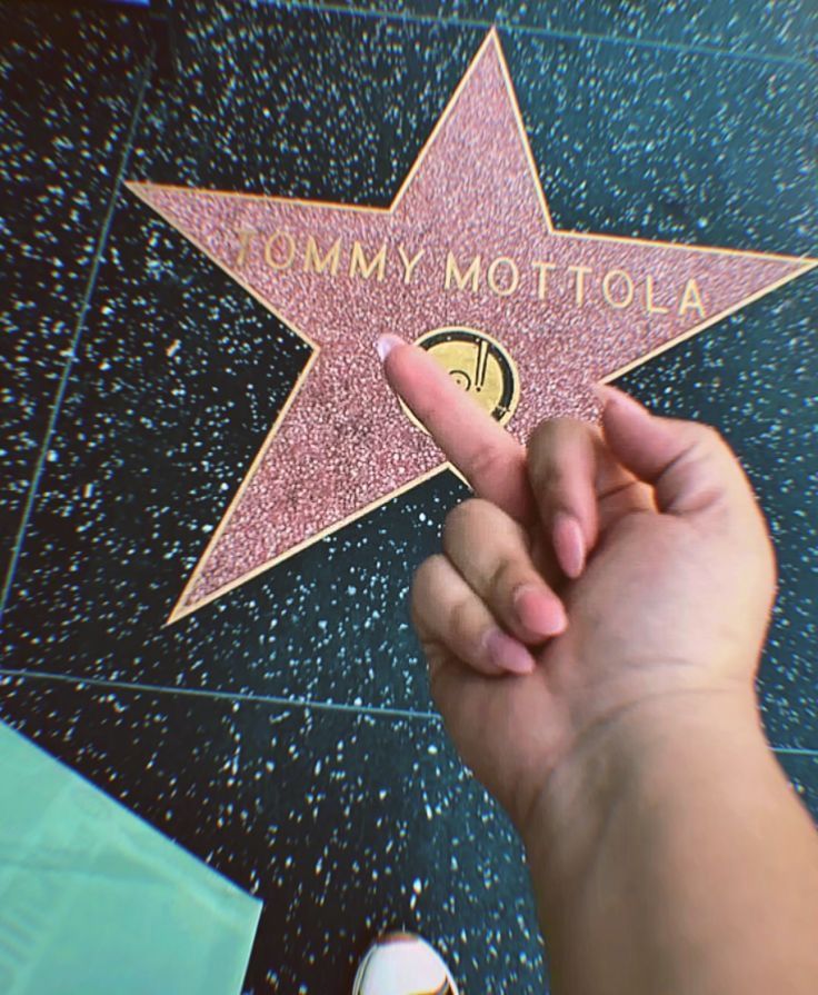 𝑲𝒉𝒖𝒔𝒉𝒃𝒐𝒐🍹 tweet media