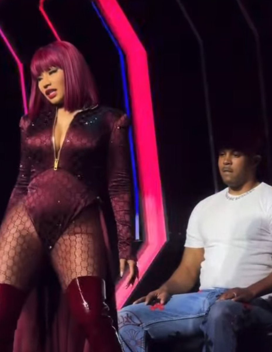 Deebarbzminaj 🎀12.8.23🌸HOI💎♐️🇩🇲🇺🇸🎀💕🎀 tweet media