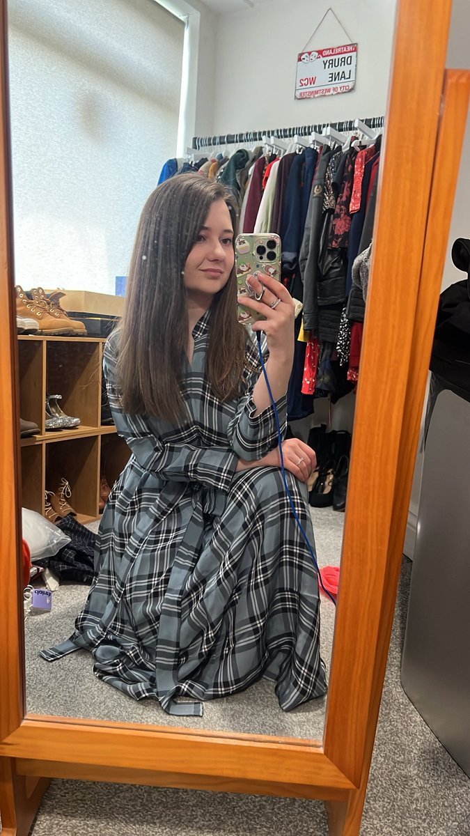 rose oswald 🍁 tweet media