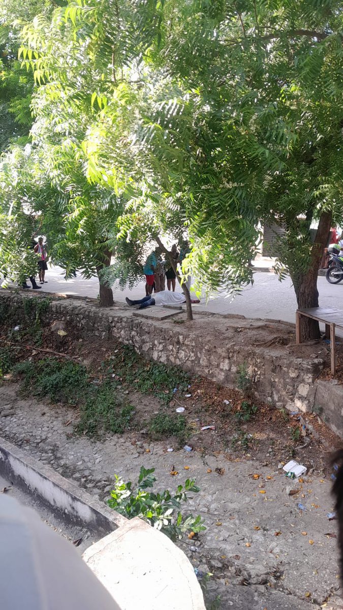 luchovoltios's tweet image. Los hechos se presentaron en inmediaciones del barrio San Carlos, en donde una persona fue asesinada y la otra fue remitida a un centro asistencial #Sabanalarga