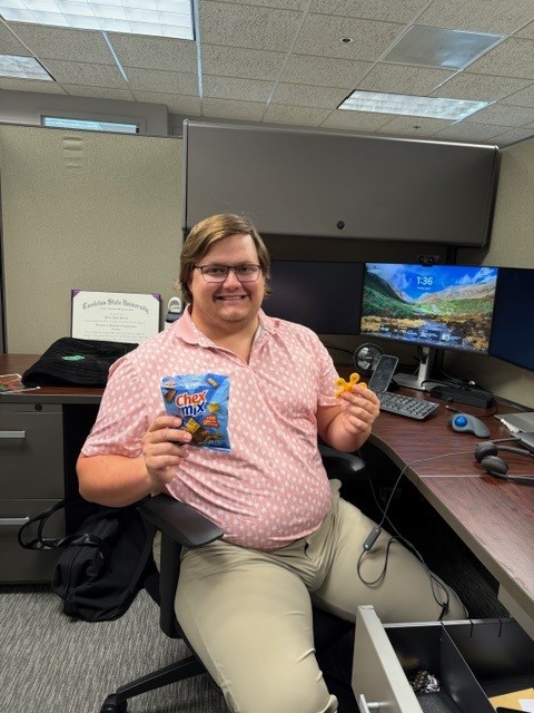 KerkeringB's tweet photo. A little midweek energy boost for our Tampa team 🎉
Today’s Wheel of Fun brought the surprises—prizes, laughs, and a well-earned break in the middle of a busy day.
Because sometimes, a quick spin is all it takes to keep things going strong.
#LifeAtKB #TeamCulture #TampaTeam https://t.co/vdJkWbHMsn