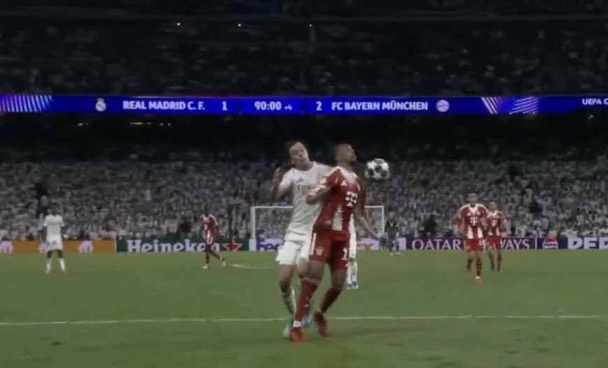 بآستيان tweet media