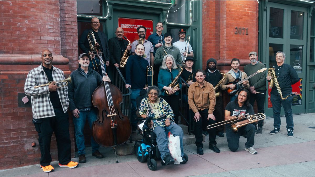 the_jazzschool's tweet image. 4/8 at 12:30pm - Brown Bag Jazz Hangs: David Boyce on Sun Ra &amp;amp; Synths (FREE)

4/11 at 8pm - PianoLove: Glen Pearson’s Testament Quintet

4/12 at 5:30pm - Electric Squeezebox Orchestra

concerts.jazzschool.org

#Jazzschool #concerts #liveevents #bayarea #bayareamusic #berkeley