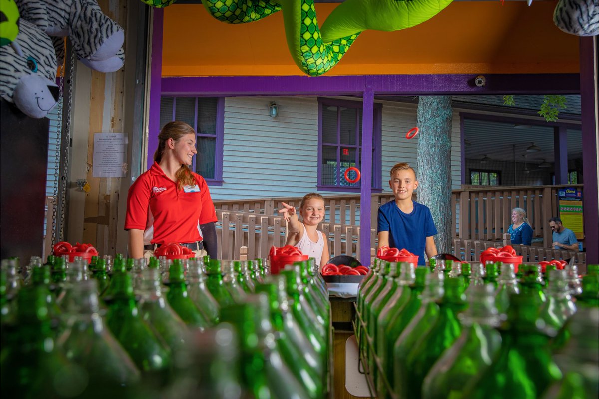 Holiday World tweet media