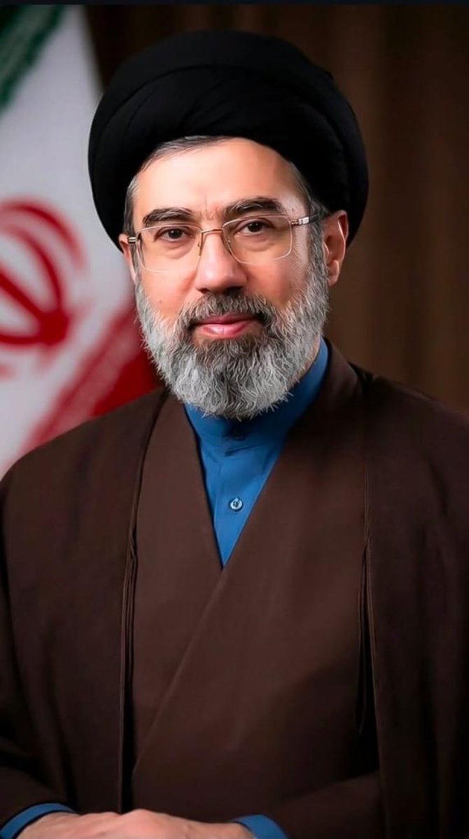 و اما شما ای عزیزتر از جان ما
امشبی که دشمن تمام حرفها و امان نامه هایش را فرستاده و مارا یاد شب عاشورا می اندازد خواستم بگویم:
والله شما را همچون پدرتان ترک نخواهیم کرد
والله اگر بمیریم و زنده شویم و باز هم بمیریم و زنده شویم و اینکار هزاران بار تکرار شود شمارا ترک نخواهیم کرد.