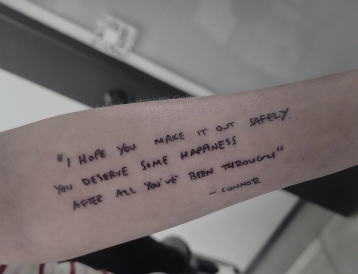 Silas ✶ tweet media