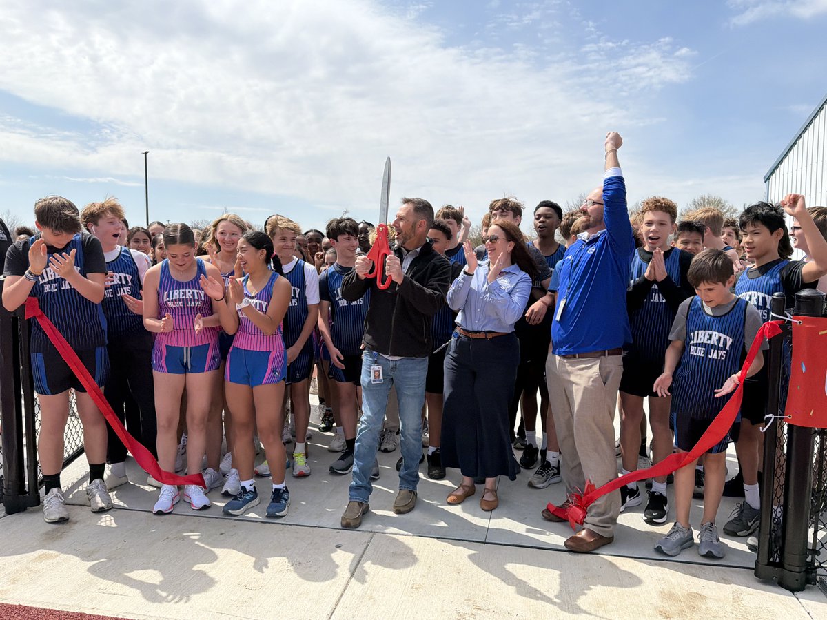 LIBERTYSCHOOLS's tweet image. Today we officially opened the new track at @LibertyLMS thanks to the support from our Liberty community! This facility will be an incredible asset for our students, our athletes and our entire community. See you on the track! #LPSLeads