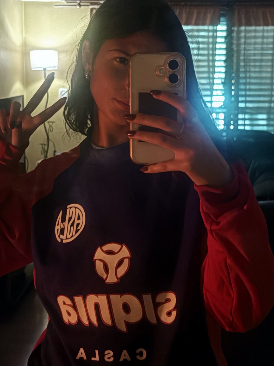 Cande 𓅪 tweet media