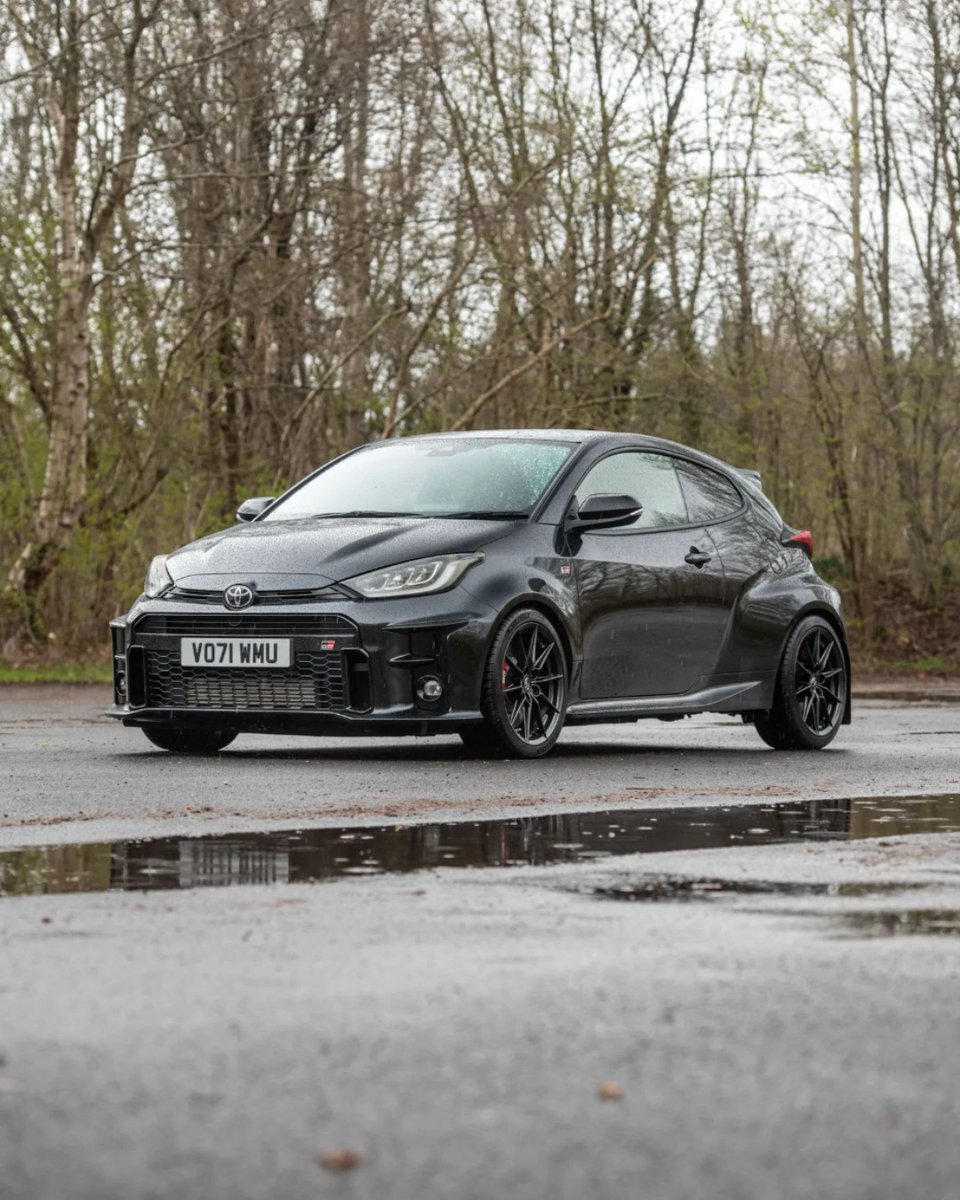 PistonHeads's tweet image. Make an offer: Toyota GR Yaris Circuit Pack. 

Powered by a 1.6L turbocharged three-cylinder producing 261bhp, paired with a six-speed manual and AWD. Factory Circuit package with BBS wheels, upgraded brakes, suspension, springs and exhaust: pistonheads.com/buy/auction/20…