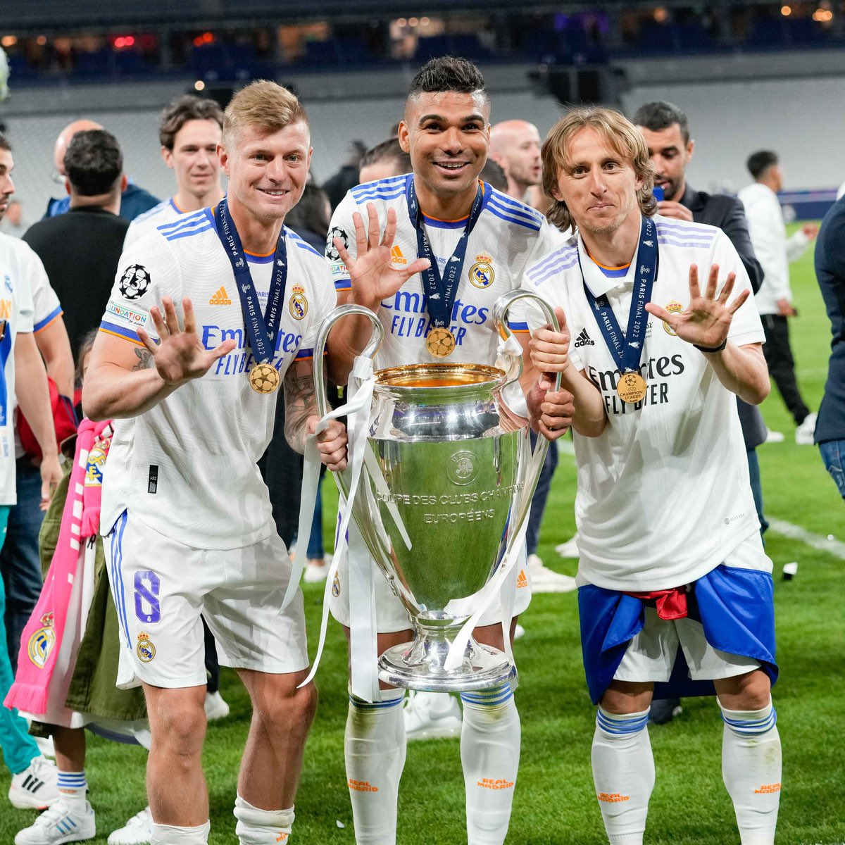 (fan) Trunks tweet media