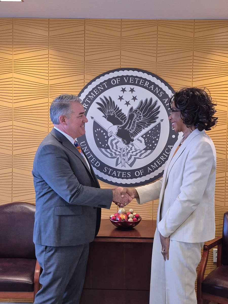 VAVetBiz's tweet photo. 🎙️Exciting changes are happening at the VA! Stay tuned to hear about procurement centralization, aligning with the Secretary’s priorities, and how proactive market research is driving better solutions and opportunities for VOSBs and small businesses. 

#VA #OALC #OSDBU #SB #VOSB https://t.co/pxswmiDLD1