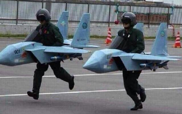 DEKELMS's tweet photo. @RyanRozbiani Iran's Air Force is preparing to launch bombing attacks on targets .
Tel Aviv fully evacuated
The rest of the areas flee to the surrounding desert
When Iran promises Iran delivers https://t.co/9DESiOZX70