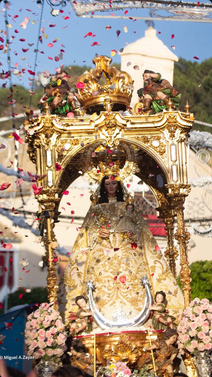 Bendita sea tu pureza y eternamente lo sea, pues todo un Dios se recrea en tan graciosa belleza.
Faltan 40 días.