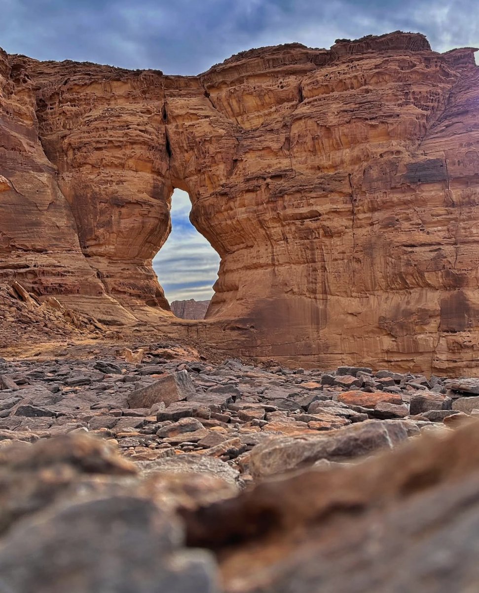 A_Alhothali_SA's tweet image. العُلا، متحف العرب القديم ، شهدت تعاقب حضارات امتدَّتْ جذورها لسبعة آلاف عام.

Al-Ula, the ancient museum of the #ARAB world, has borne witness to civilizations whose roots reach deep into seven millennia of history.