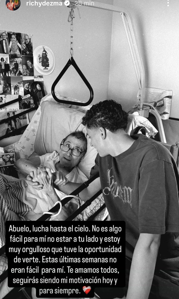 futboltuber's tweet image. Nunca olviden los jugadores son personas normales como todos nosotros.

Estuvo mal encarar asi al camarografo? Si.
Pero solo fue un reclamar con casi me pegas y el camarografo se disculpo.

No paso a mayores y lo quieren funar jaja.